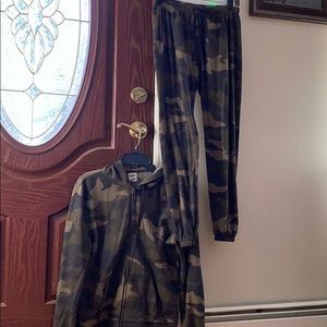 PINK Camo Everyday Lounge Sweatsuit